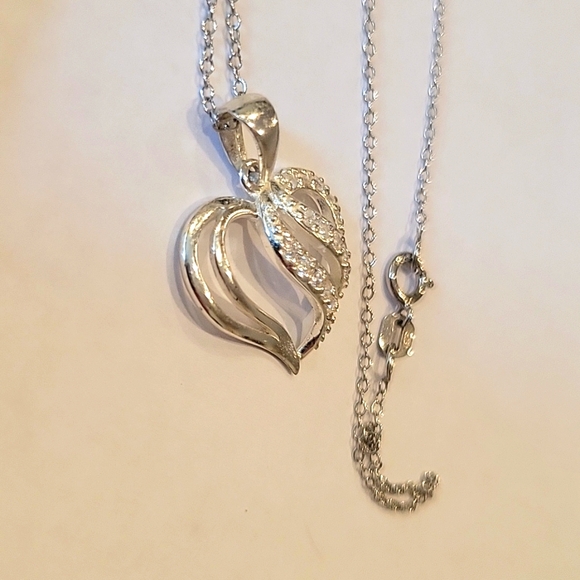925 Sterling silver heart and chain with 17 czs!! - Picture 9 of 9